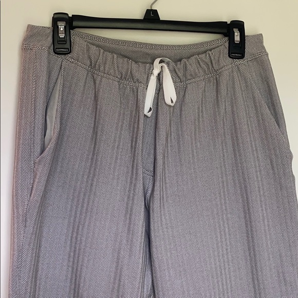 Lululemon ankle pant - Picture 2 of 7